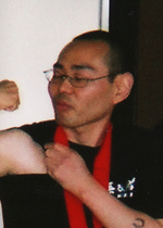 ¼